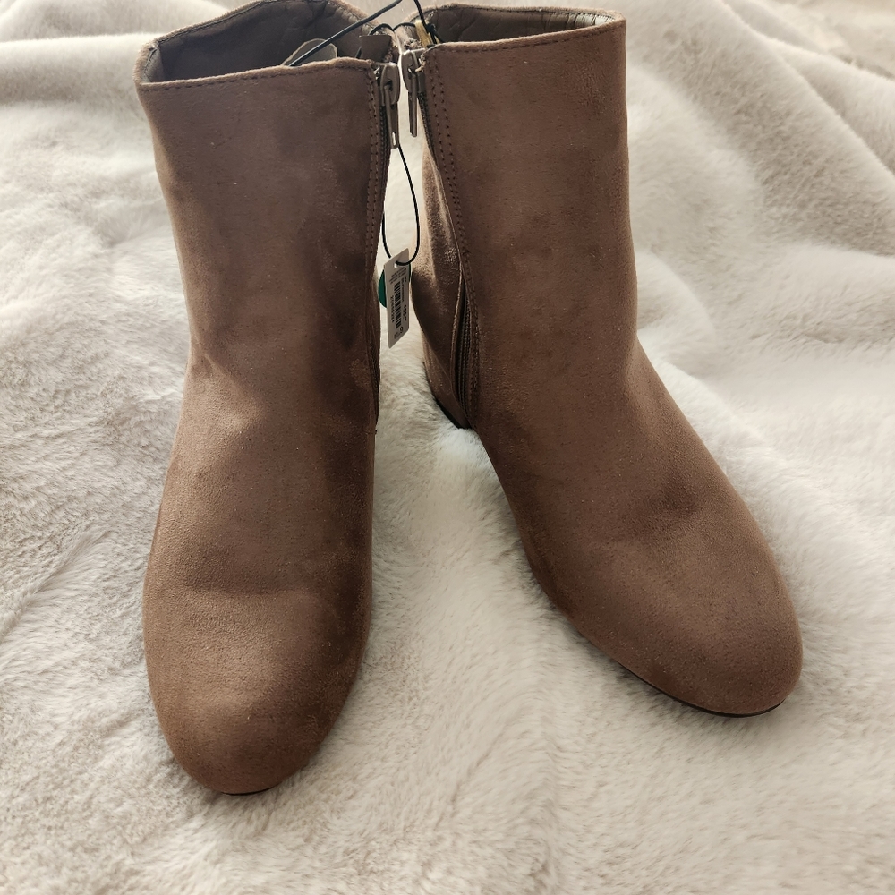 Booties - Picture 5 of 5